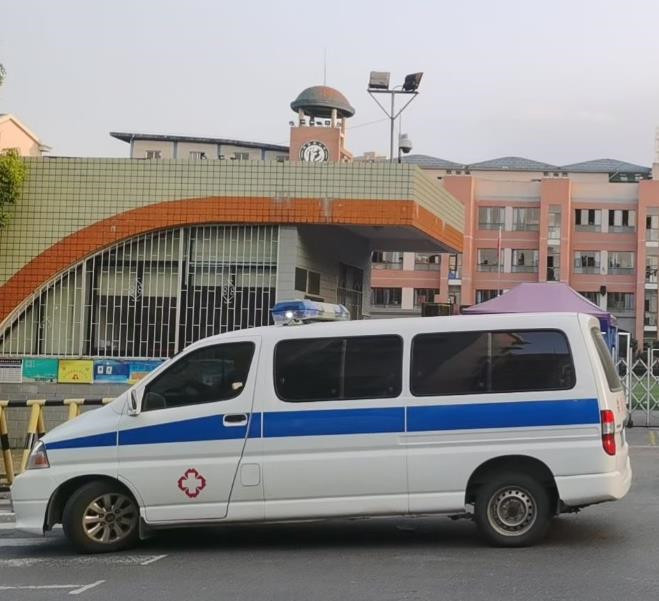 隆安救护车出租护送骨折病人一公里多少钱